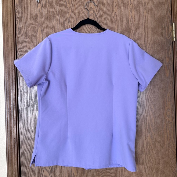 Figs Lavender Dew Scrub Top and Pants Set Kade Cargo - Picture 7 of 10